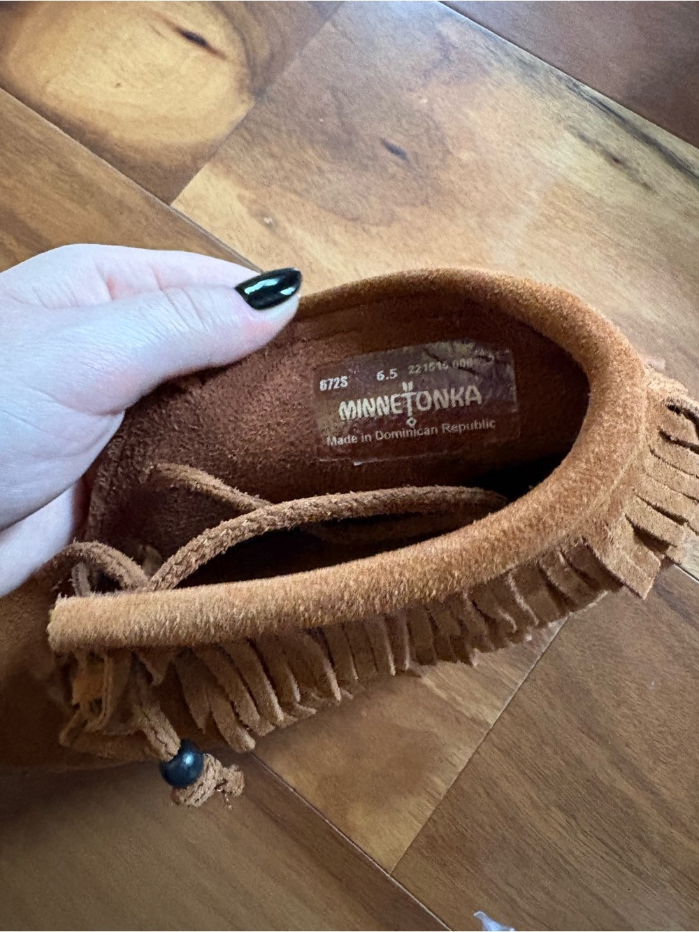 Minnetonka Women's Chestnut Suede Fringe Moccasins